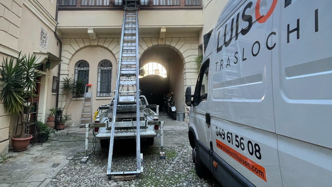 Team Traslochi Luison al lavoro — preventivo trasloco Padova